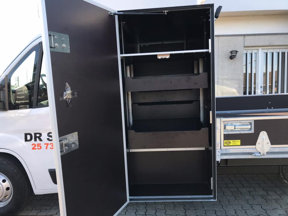 52002753 346938419253469 4734798245195153408 N