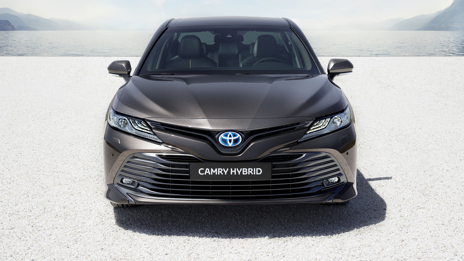 Toyota Camry 1600X900