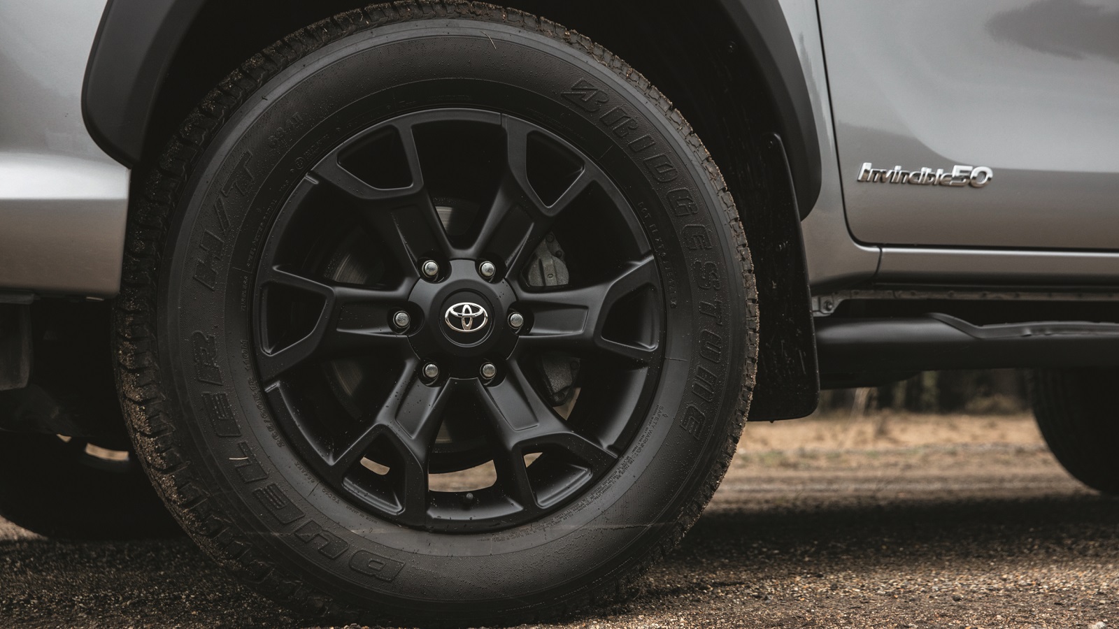 Toyota Hilux Dæk 1600X900