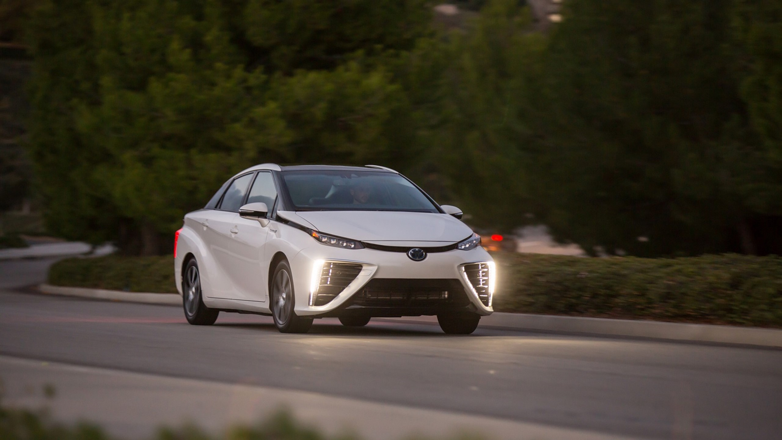 Toyota Mirai Front Korsel Hvid 1600X900