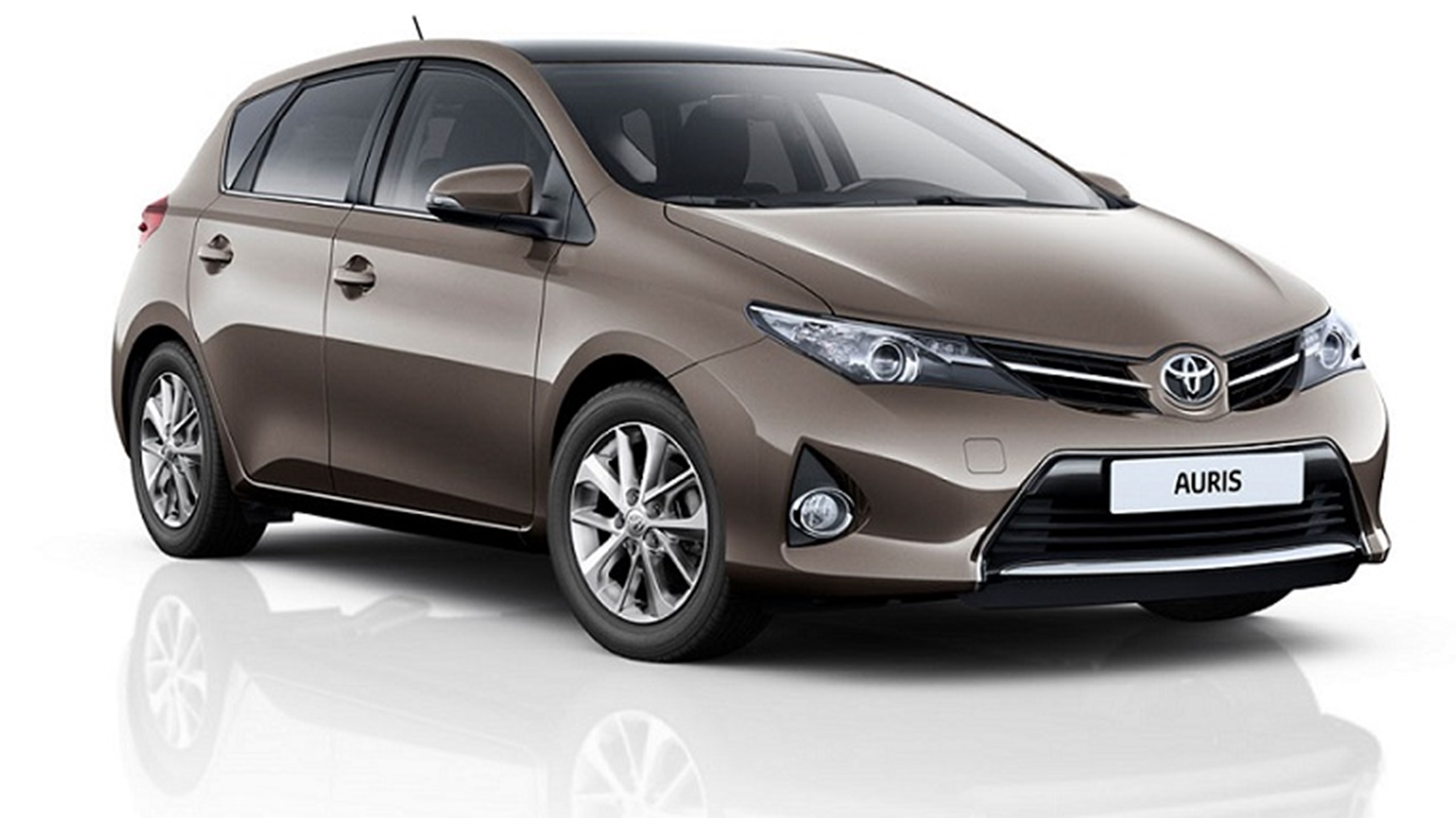 Toyota Auris Brun Front 2 848X430