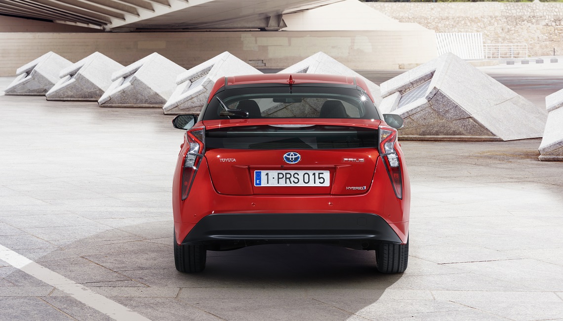 Toyota Prius 2015 Bag Lige Roed Bygning 1140X650