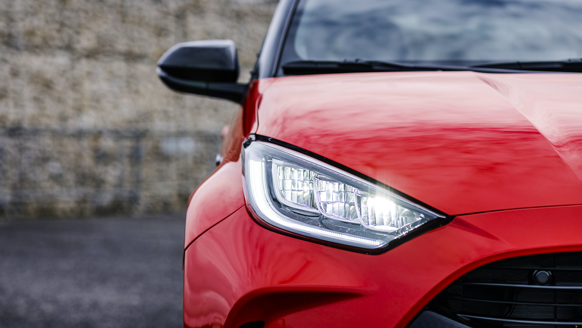 2020 Yaris Hybrid Front Lygte Detalje1900x1069
