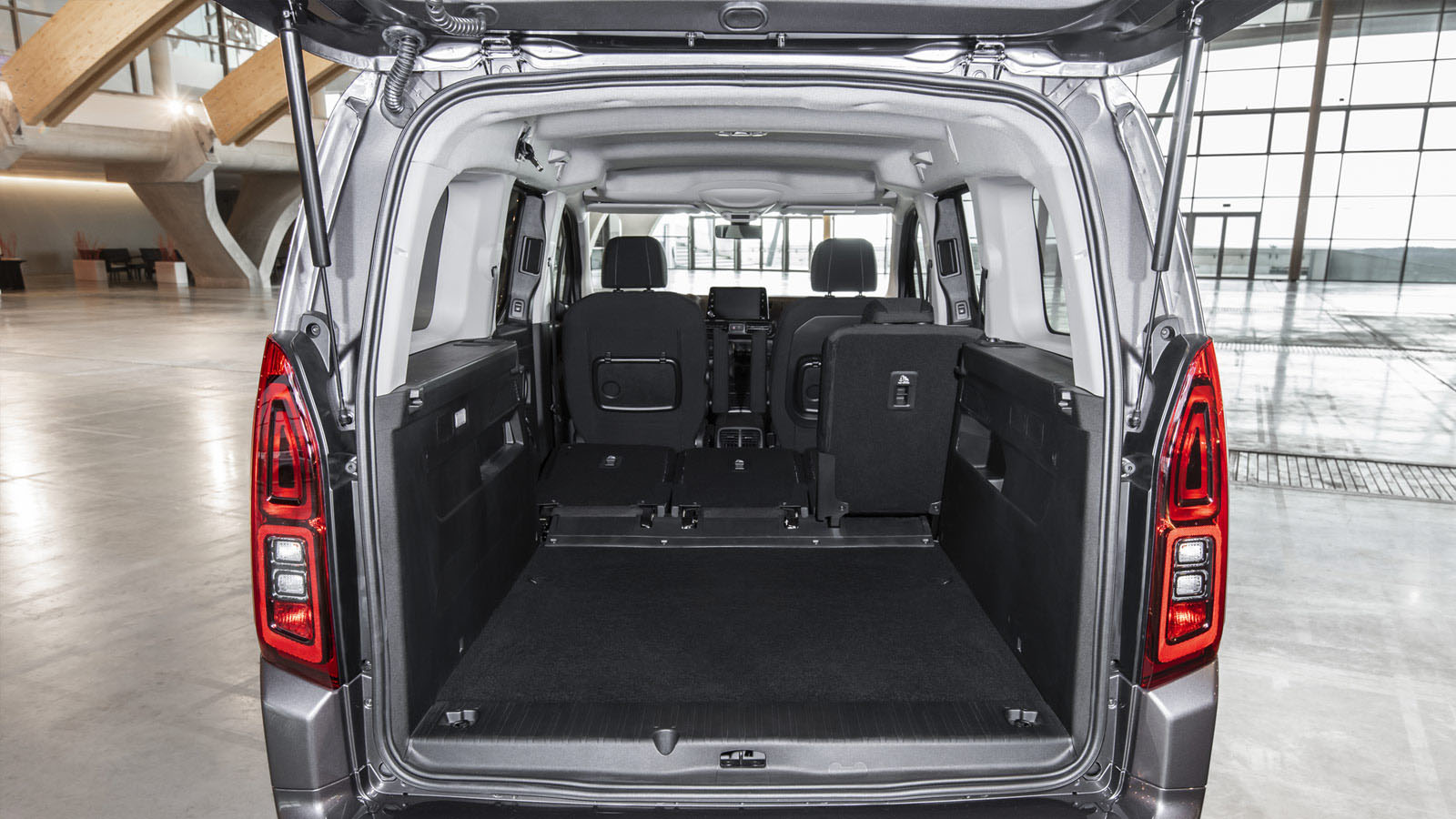 Toyota Proace City Verso Saeder Nede 1600X900