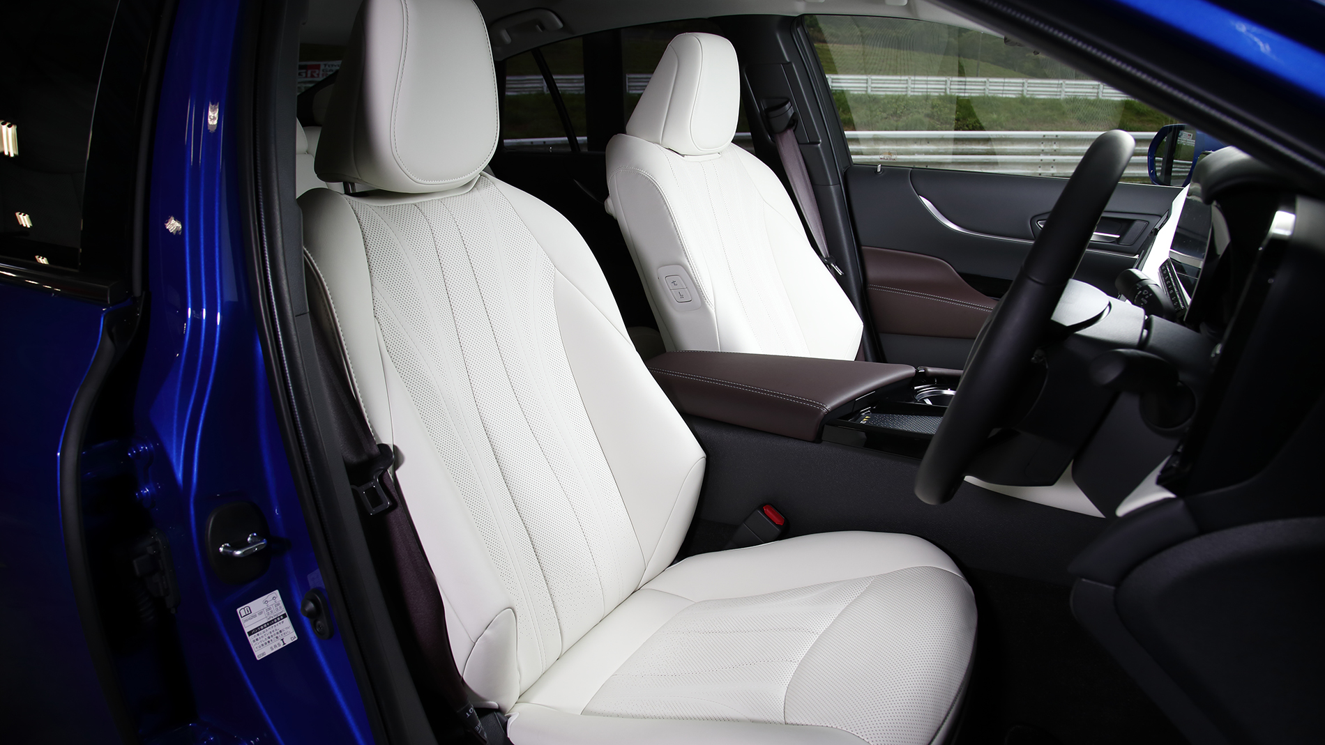 Toyota Mirai Interior Passager Saeder 1900X1069