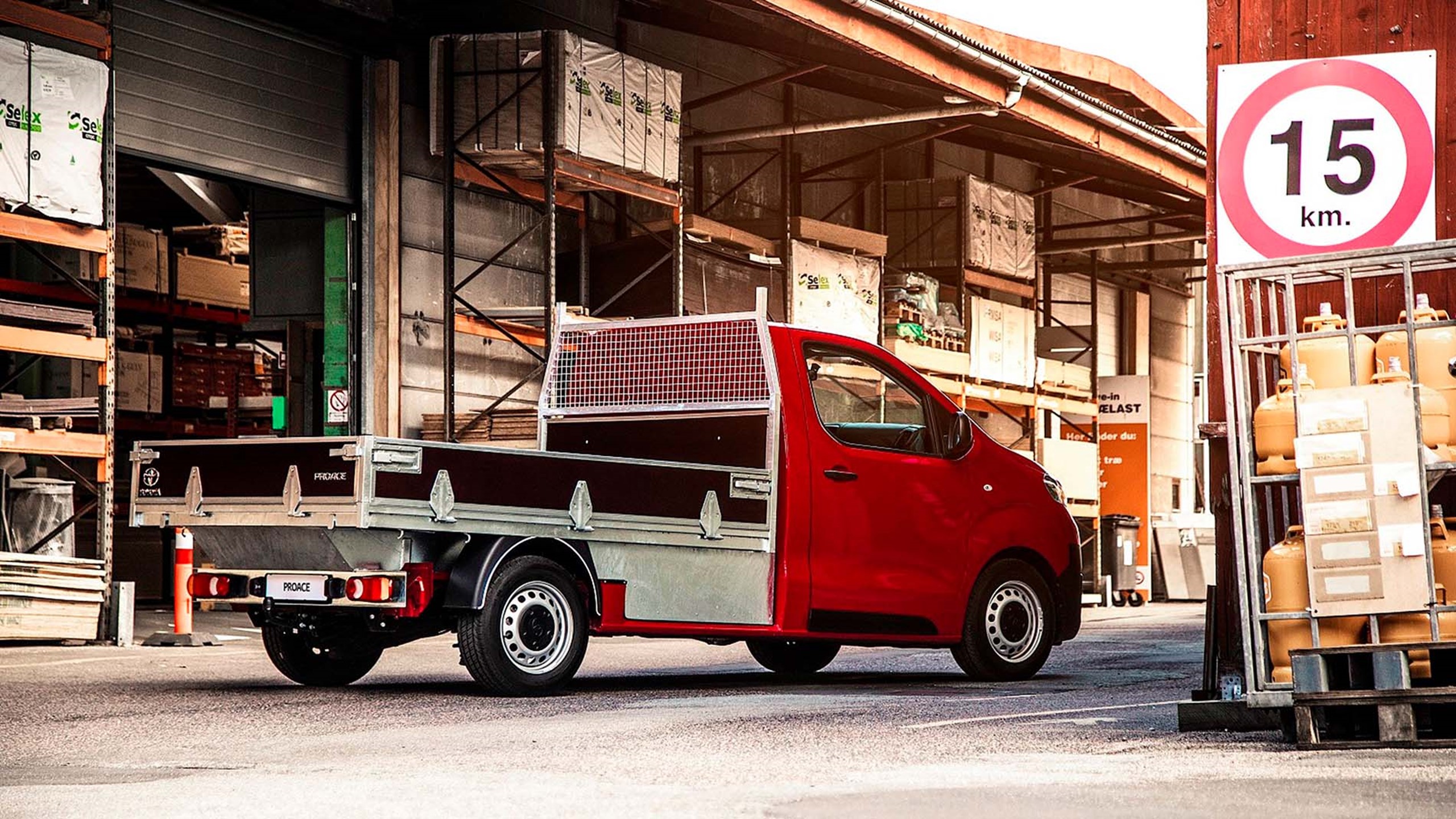 Toyota Proace Chassis Side 1600X900 (1)