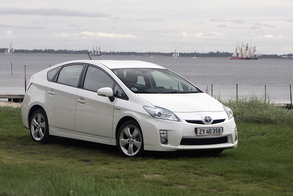 08-prius-3-generation-low.jpg